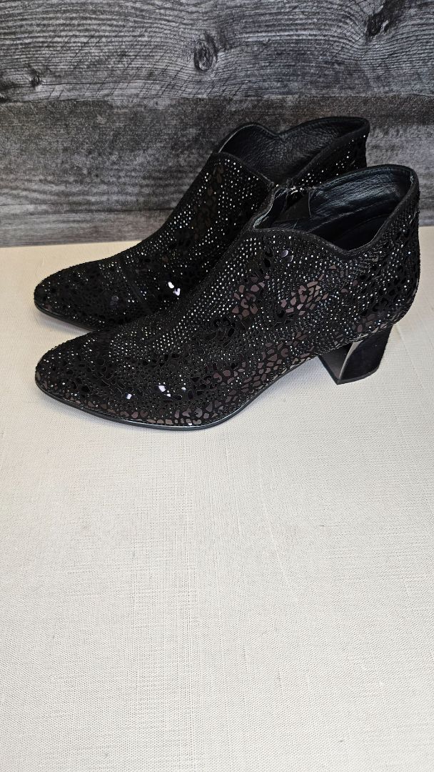 Django & Juliette Black Sparkle Bootie (40)