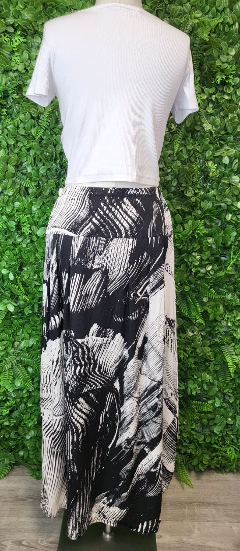 Paula Ryan Black/White Long Snap Front Skirt (10)