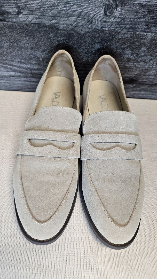 Valdo Taupe Patent Loafer (40)
