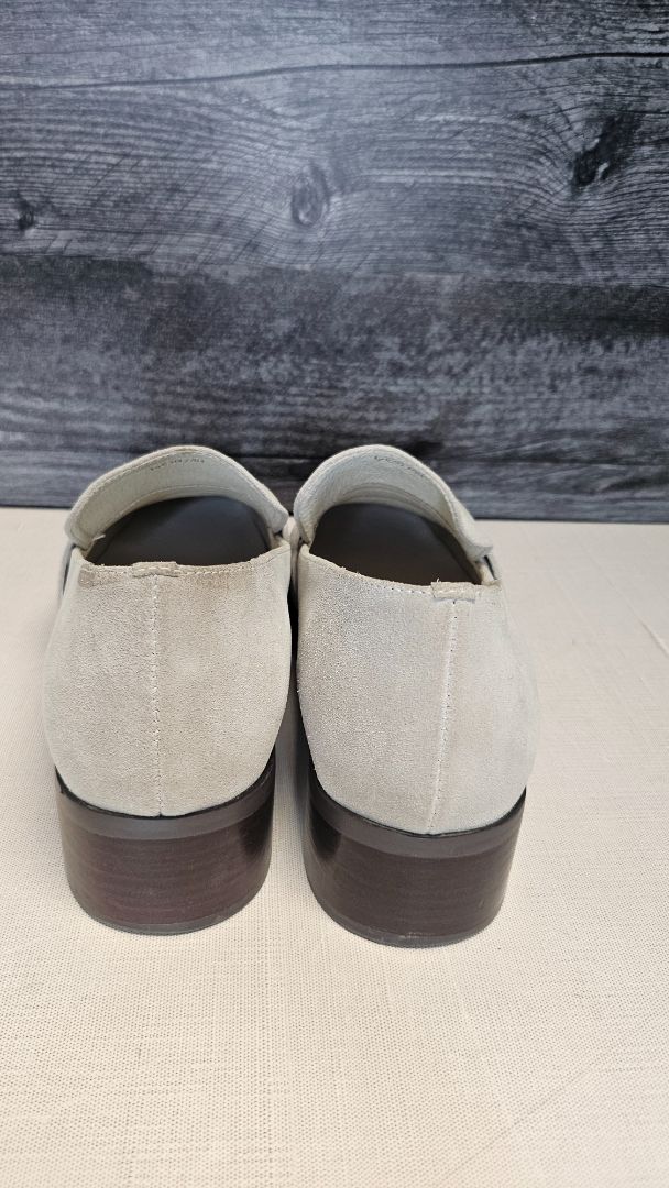 Valdo Taupe Patent Loafer (40)