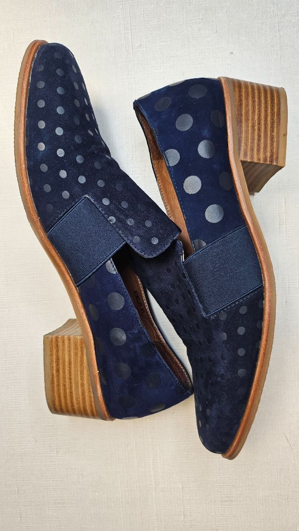 Isabella Anselmi Navy Polka Loafer (41)