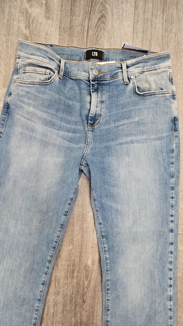 LTB Light Wash Mid Rise Flare BNWT (14)