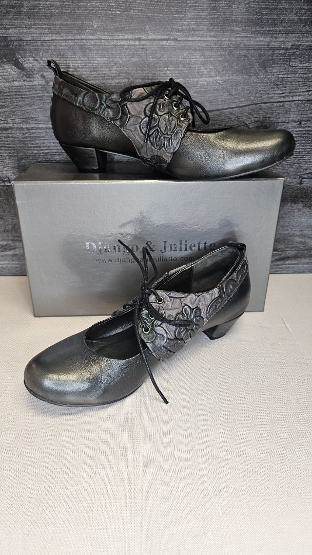 Django & Juliette Pewter Leather Lace Up (39)