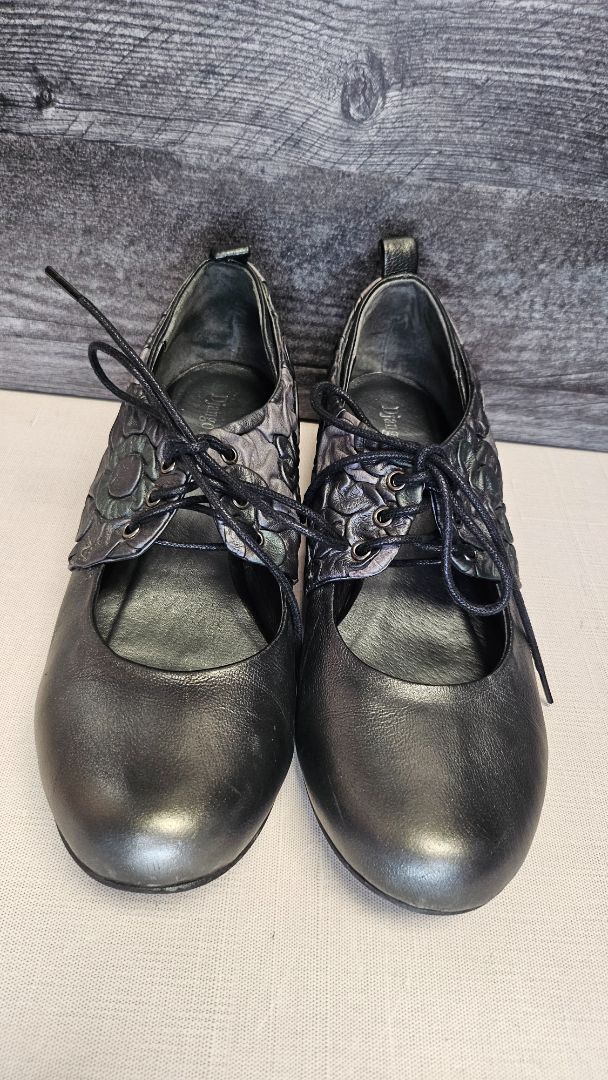 Django & Juliette Pewter Leather Lace Up (39)
