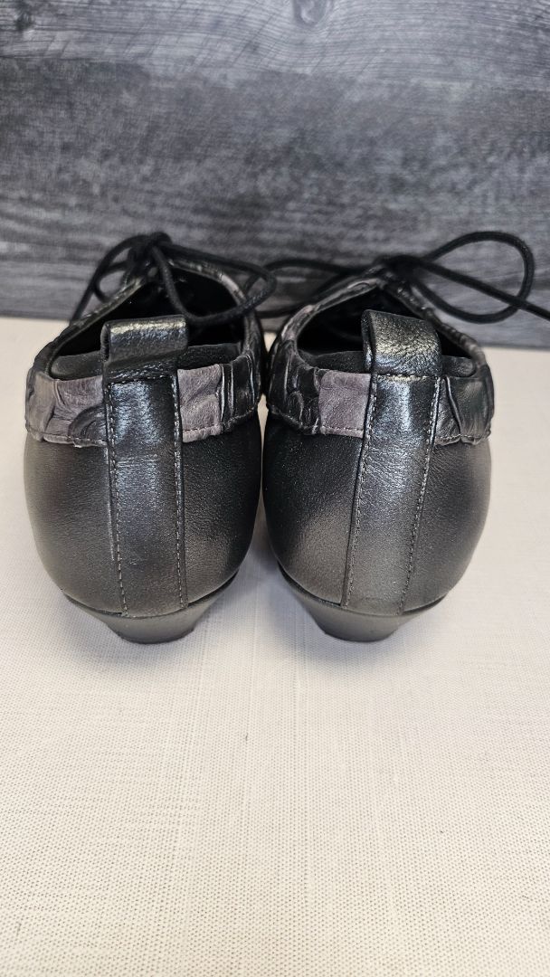 Django & Juliette Pewter Leather Lace Up (39)