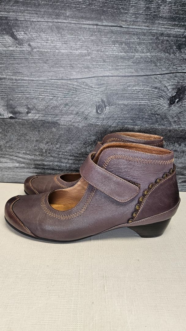Kubo Brown Leather Bootie (38)