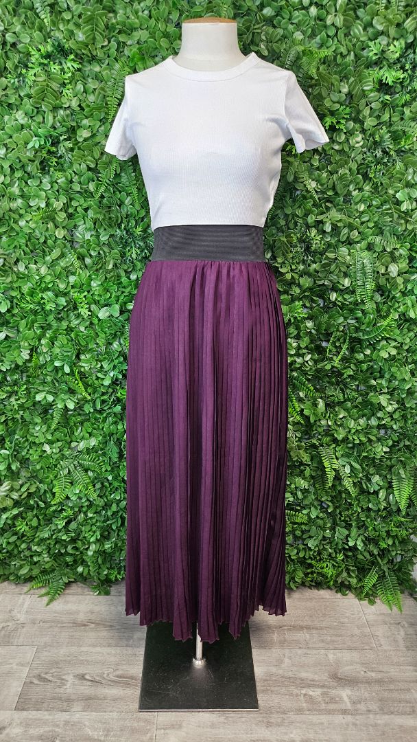 Federation Plum Pleat Skirt (10)