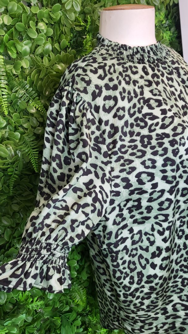 Seeking Lola Green Print Top (14)