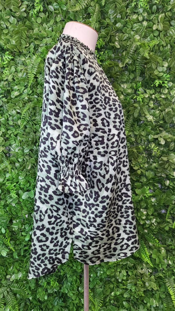 Seeking Lola Green Print Top (14)
