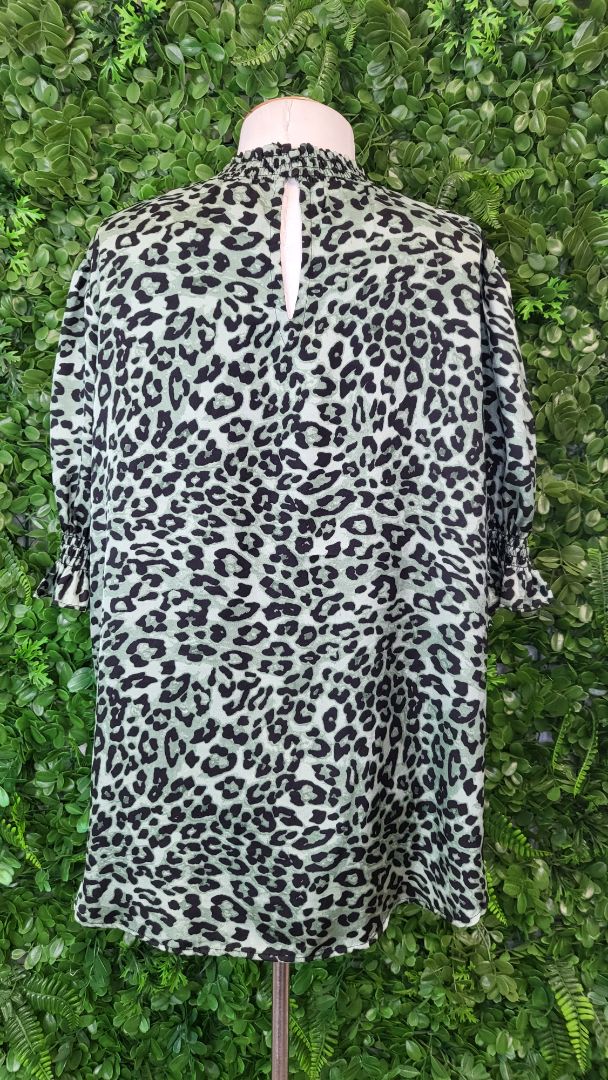 Seeking Lola Green Print Top (14)