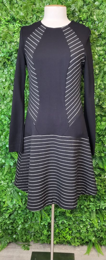 Cue Black/White Fit and Flare Dress (10)
