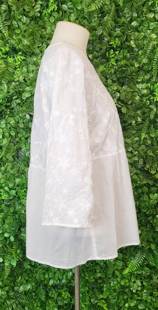 Unknown White Embroidery Top (14)