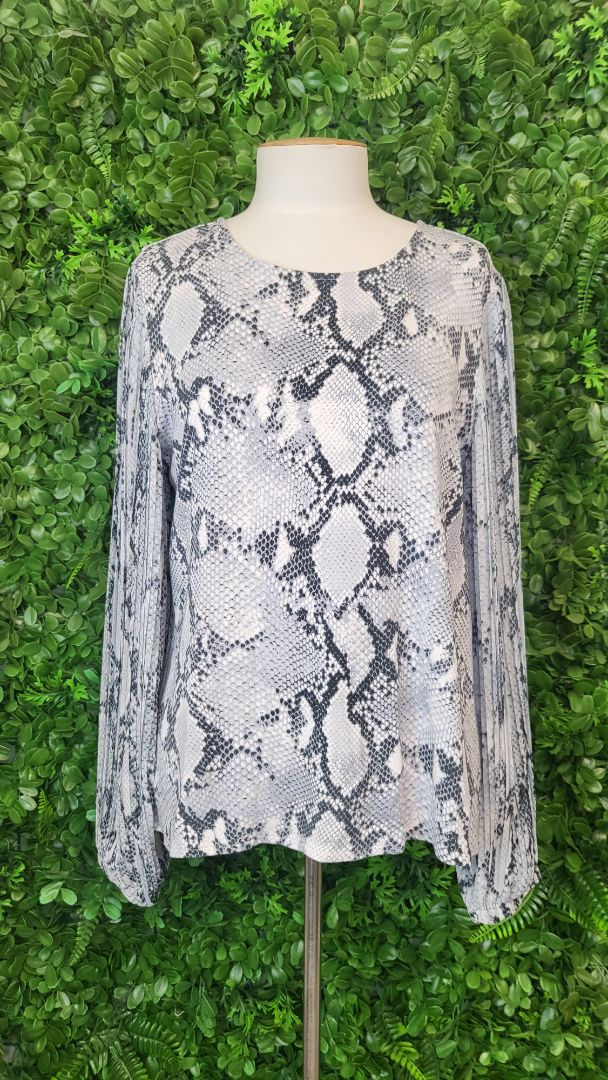 Witchery Grey Reptile Top (12)