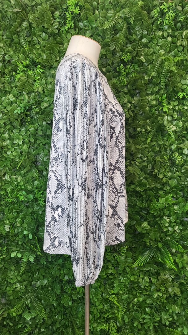 Witchery Grey Reptile Top (12)