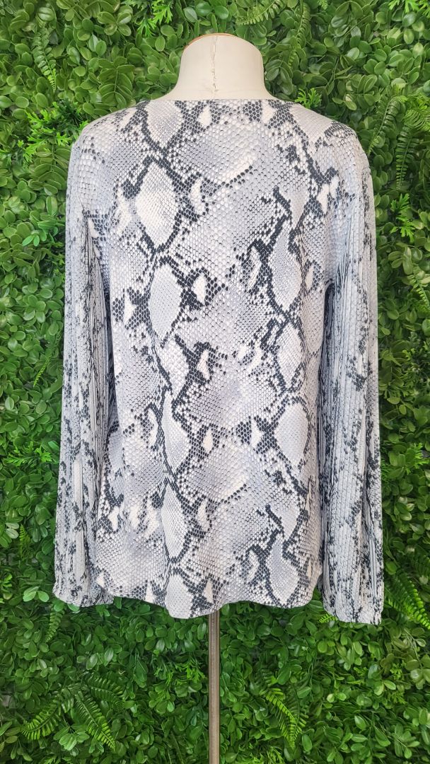 Witchery Grey Reptile Top (12)