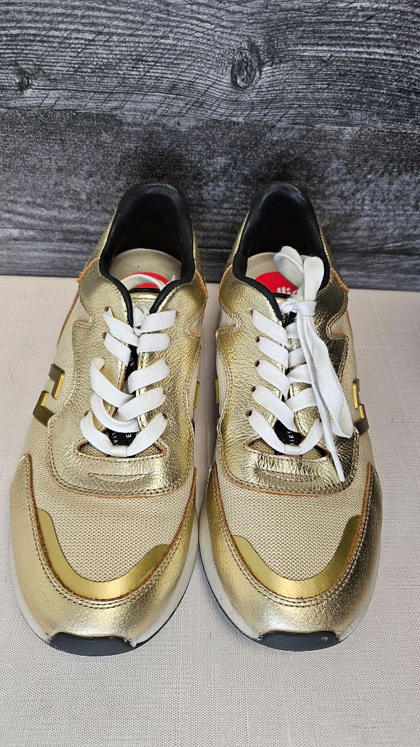Rollie Gold Sneakers (39)