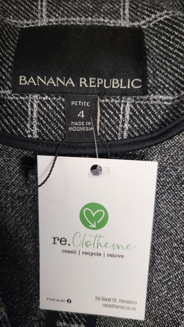 Banana Republic Grey Check Blazer (8)