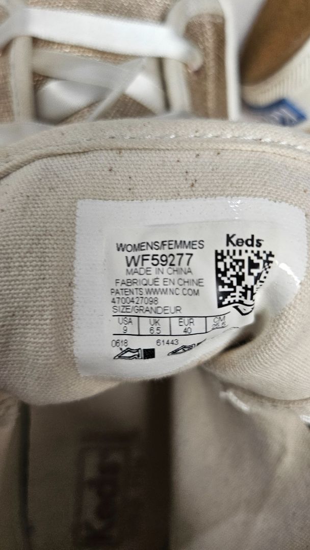 Keds Gold Hi Top Sneaker (40.5)
