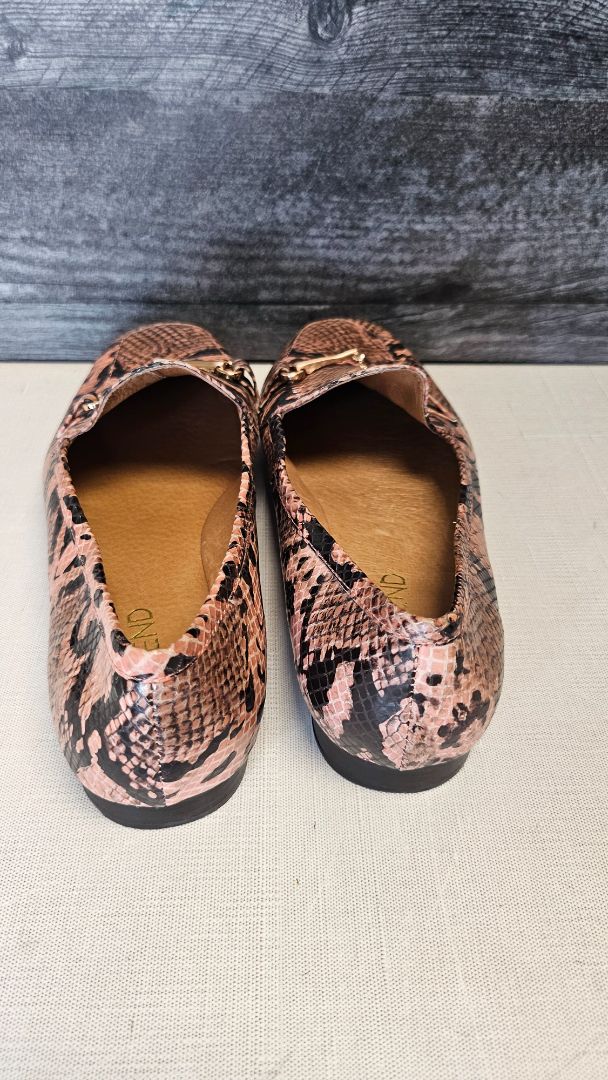 Topend Pink Animal Print Loafer (40)