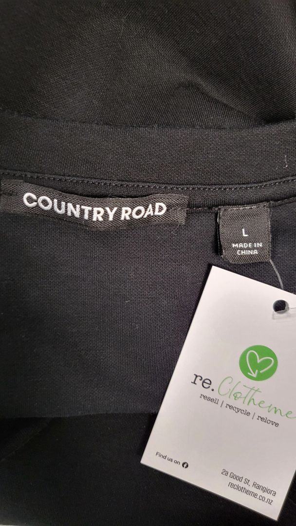 Country Road Black Classic Tee (14)