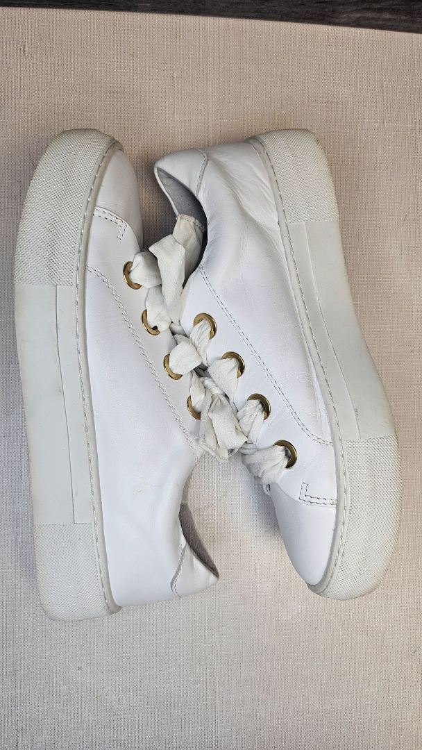 Deuce White Vale Sneaker (40)