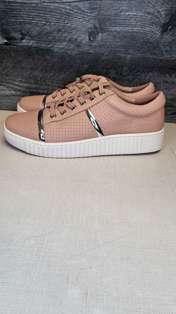 Hinako Blush Remi Sneaker (38)