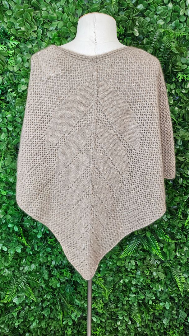 Lothlorian Caramel Poncho (OSFM)