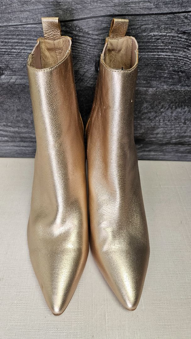 Top End Gold Stiletto Boot (37)