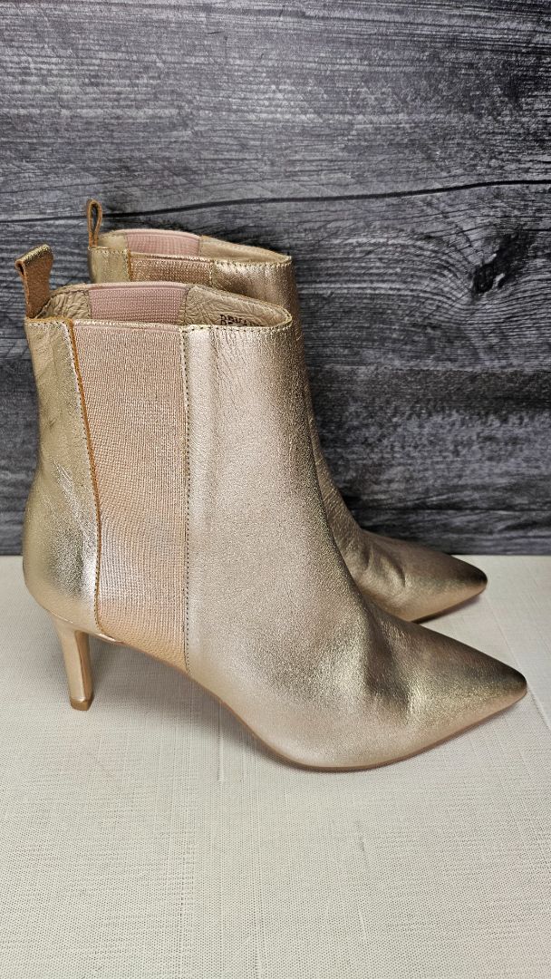 Top End Gold Stiletto Boot (37)