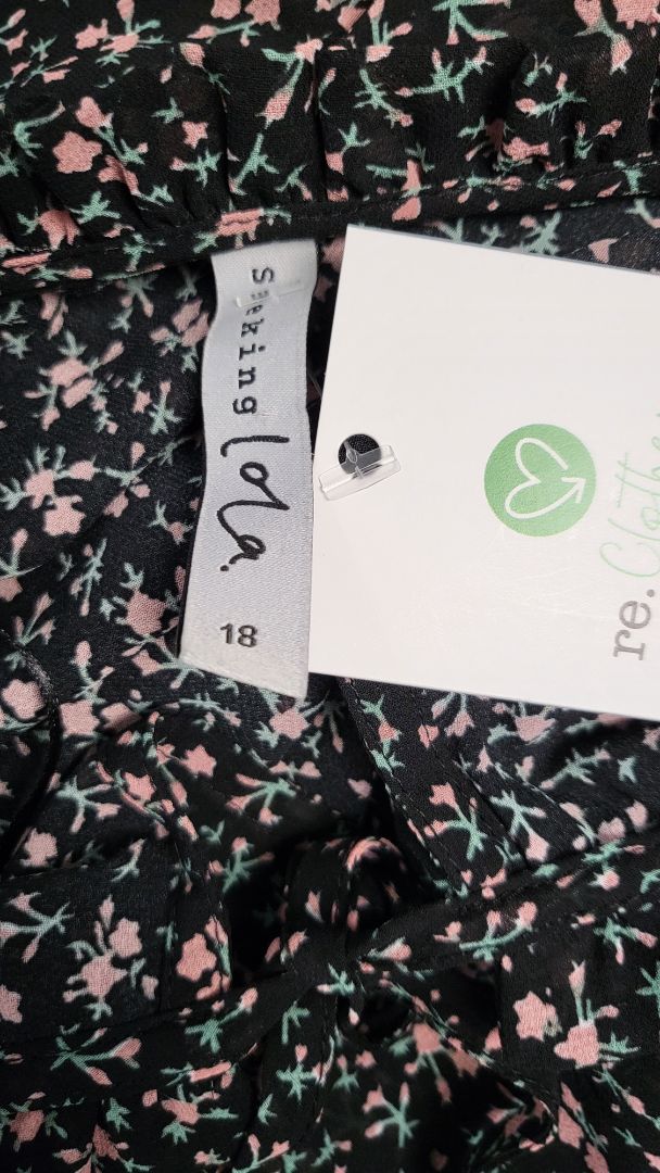 Seeking Lola Floral Long Sleeve Blouse (16-18)