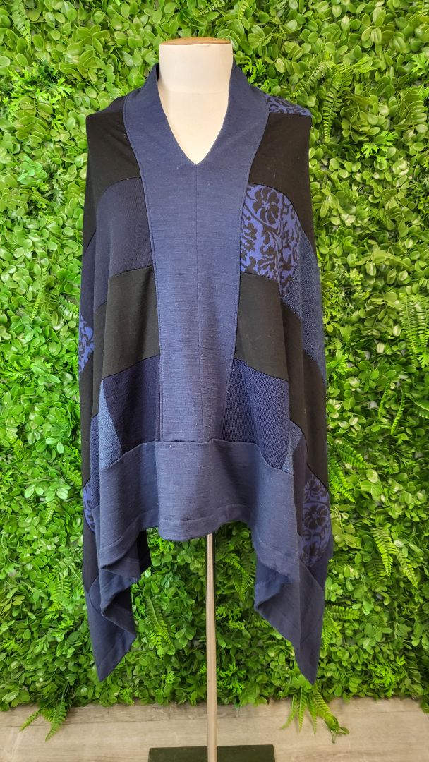 Blacklamb Blue Merino Poncho (OSFM)