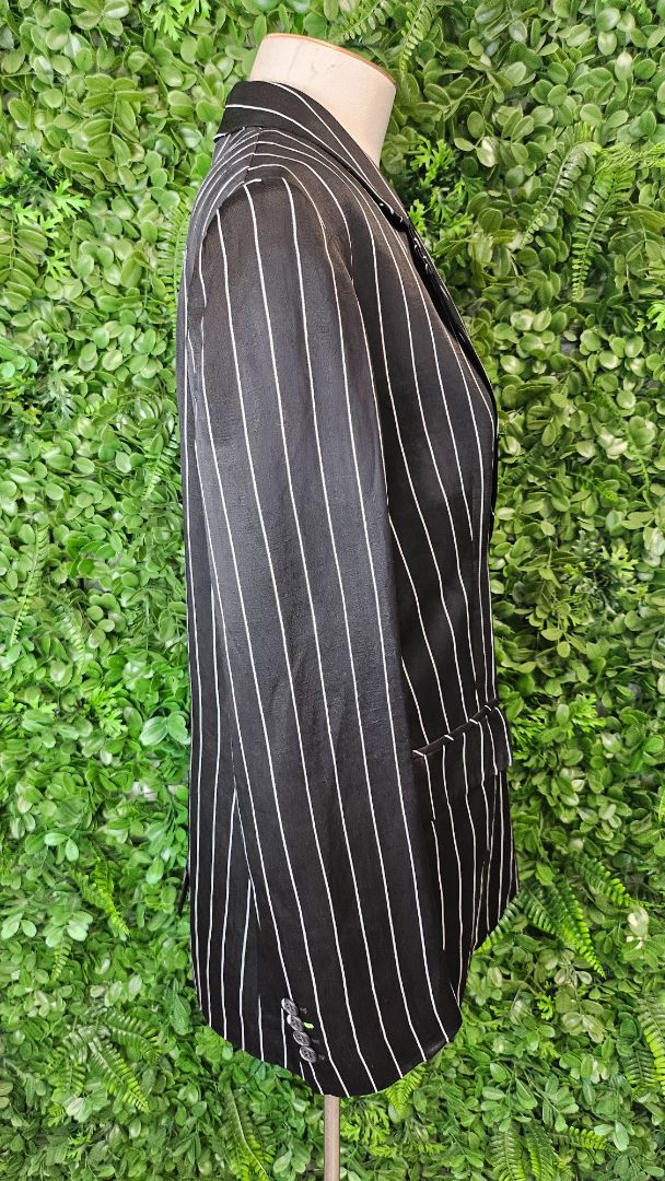 Cue Black/White Sateen Blazer (8-10)