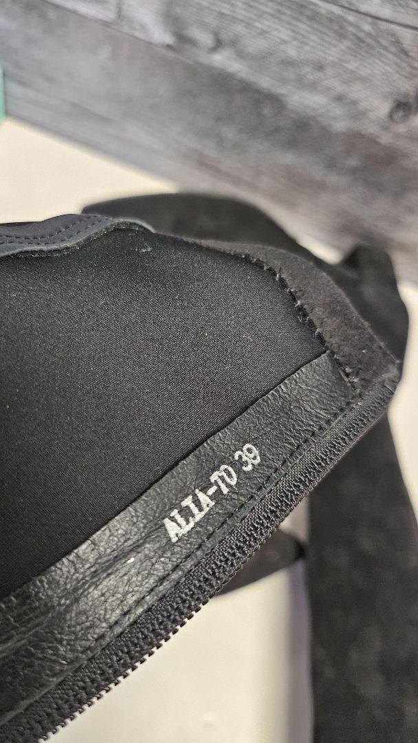 Top End Black Microfibre Boot (39)
