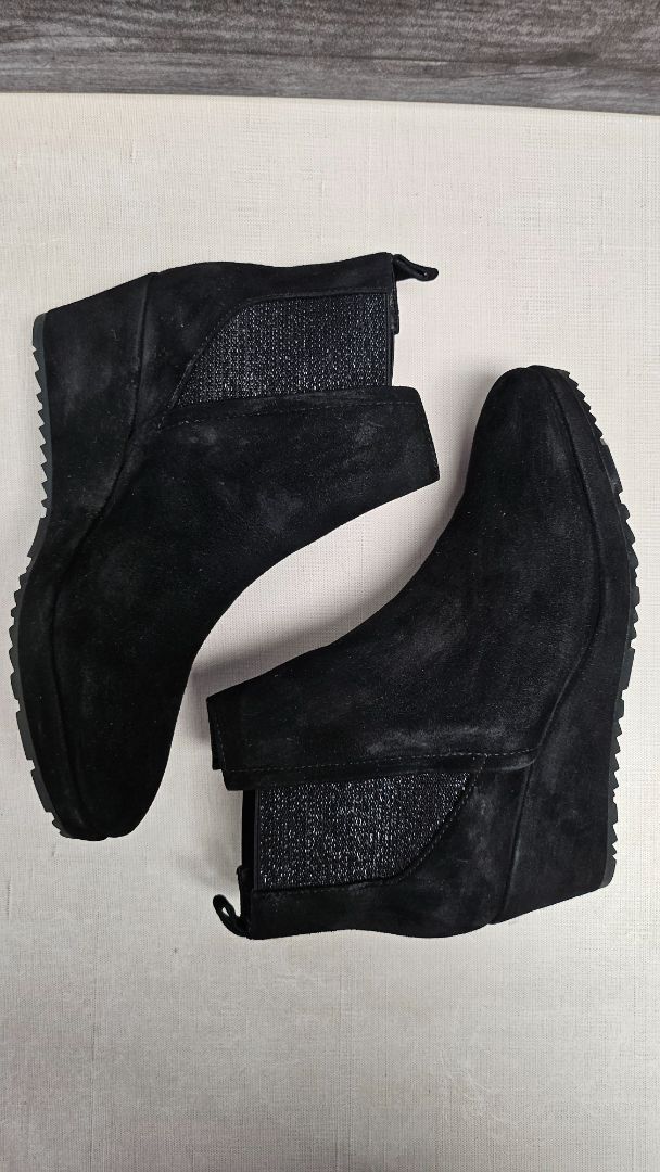 JB Martin Black Wedge Heel Boot (40)