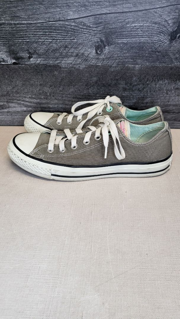 Converse Grey Low Top Sneaker (39)