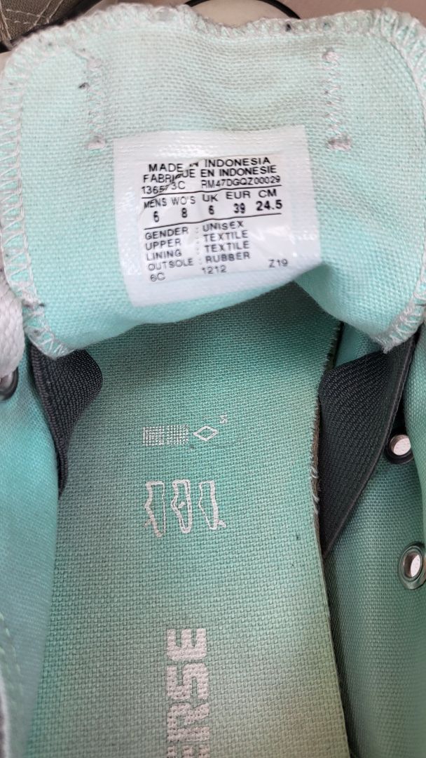 Converse Grey Low Top Sneaker (39)