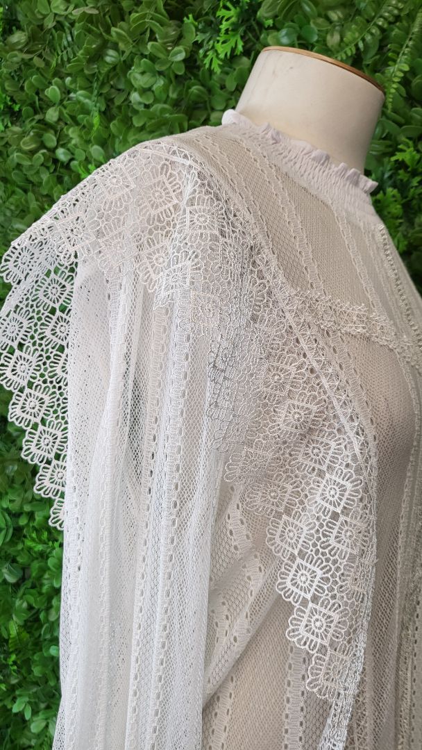 Decjuba Off White Lace Top (14)
