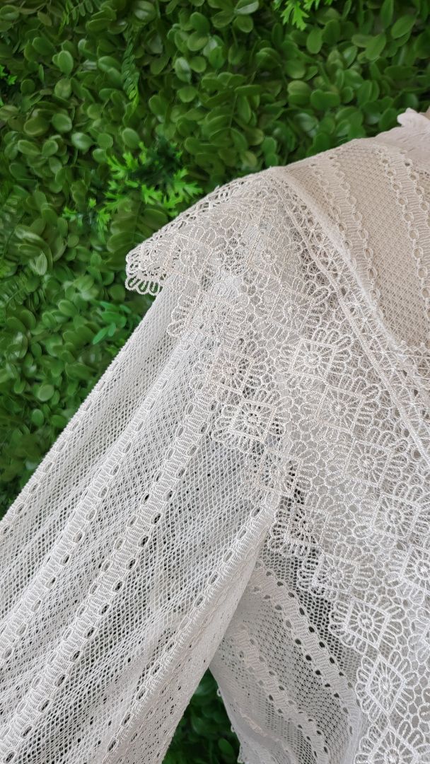 Decjuba Off White Lace Top (14)