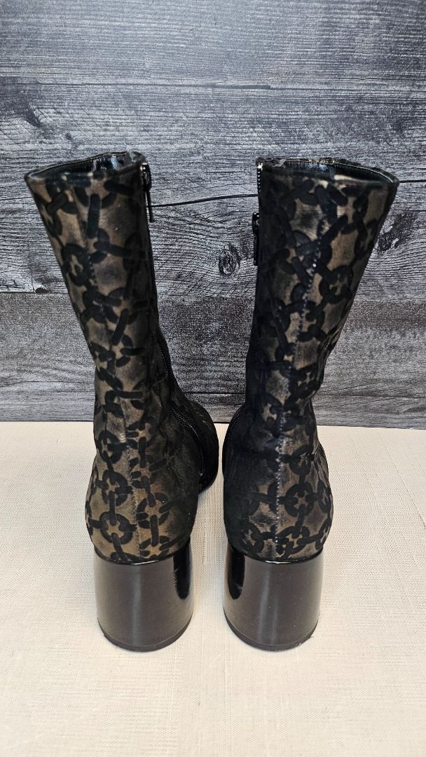 Hogl Black/Gold Suede Print Boot (38)