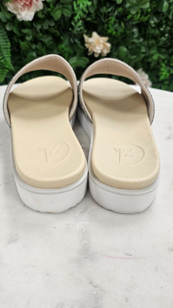 Zoe Kratzmann Sequin Slide (38)