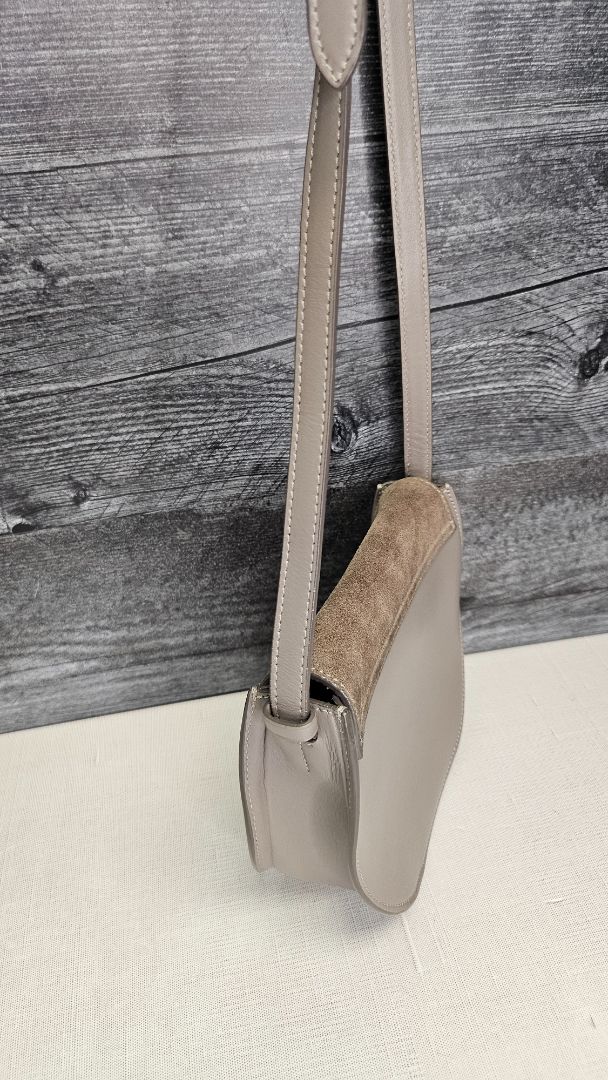 Cuyana Taupe Mini Sadle Bag (17cmx15cmx6cm)