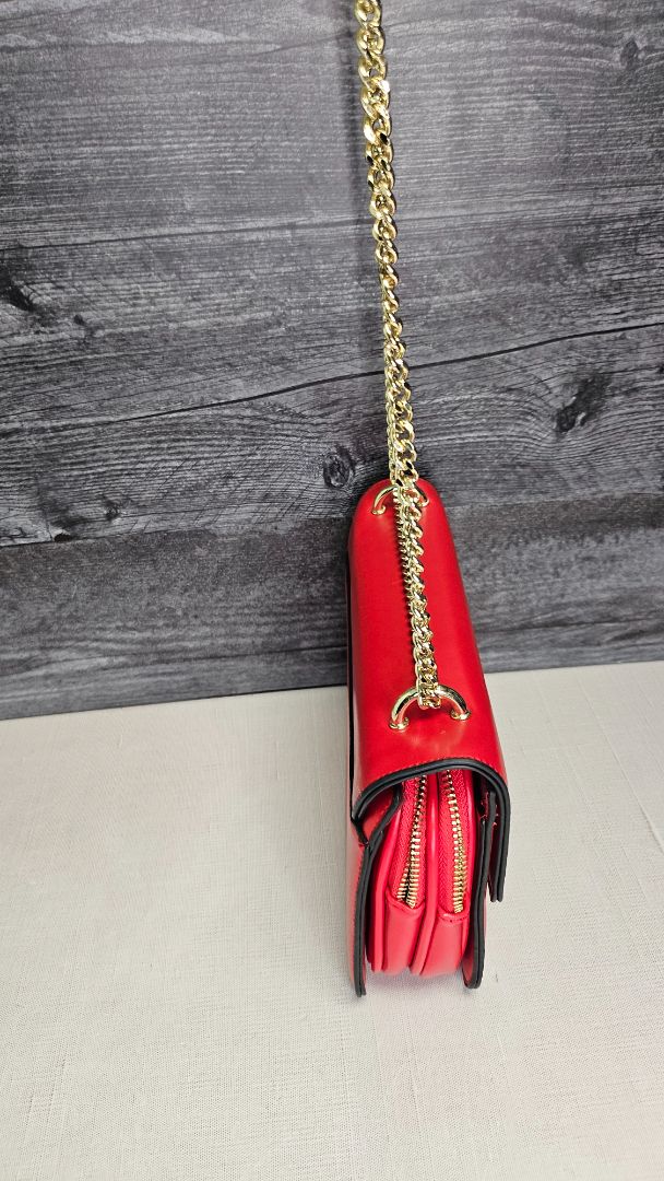 Unknown Red Crossbody Bag (22cmx16cmx5cm)