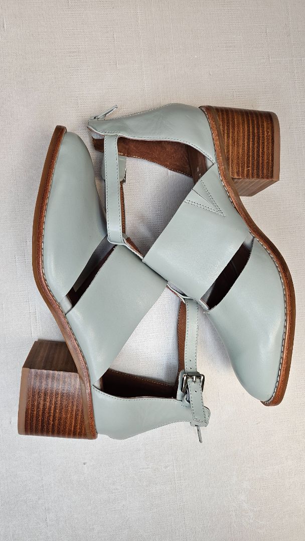 Andrea Biani Duckegg Blue Heels (39)