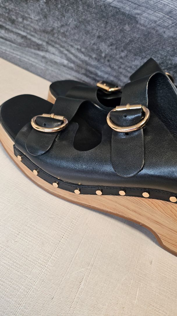 Mi Piaci Black Wedge Heel (41)