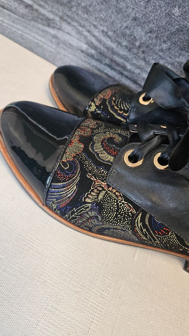 Isabella Anselmi Black Lace Up Brogue (39)