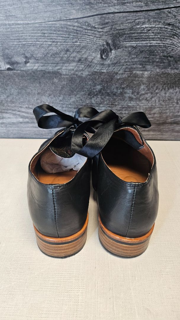 Isabella Anselmi Black Lace Up Brogue (39)