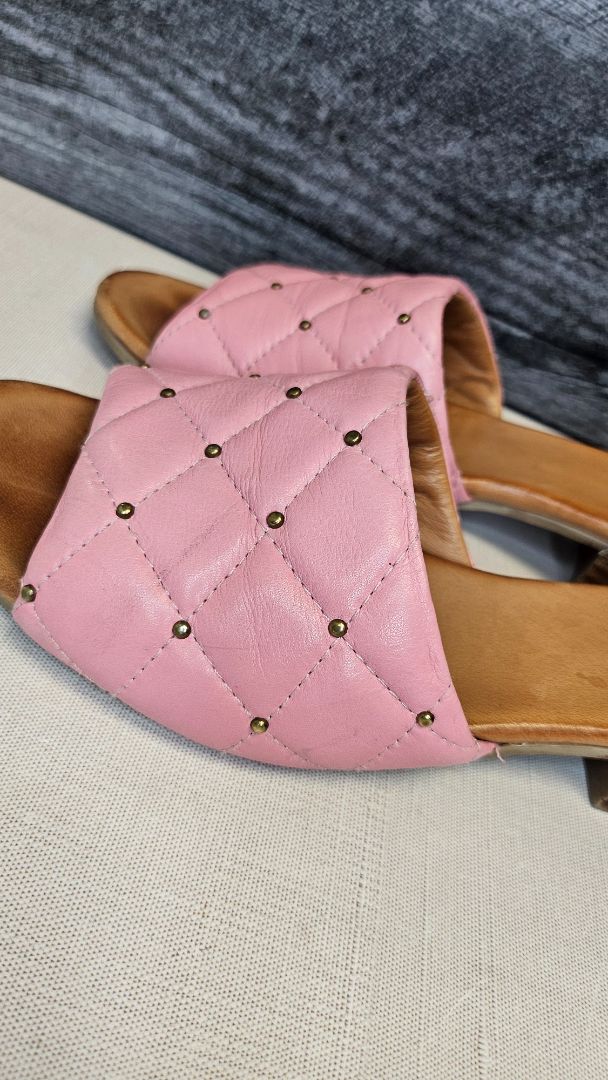 Rilassare Pink Quilted Slides (40)