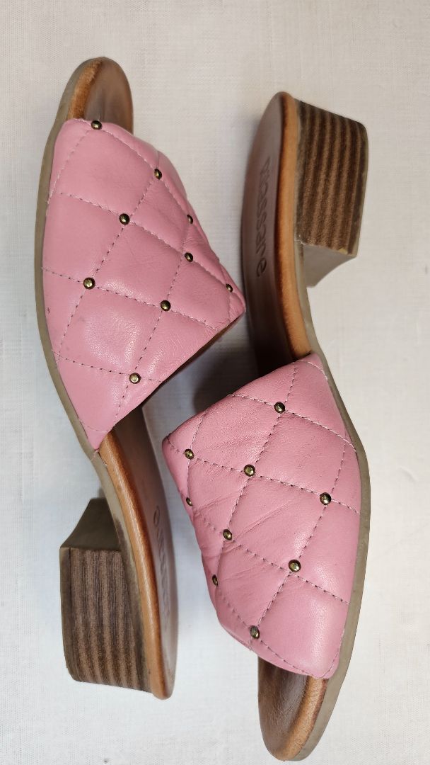 Rilassare Pink Quilted Slides (40)