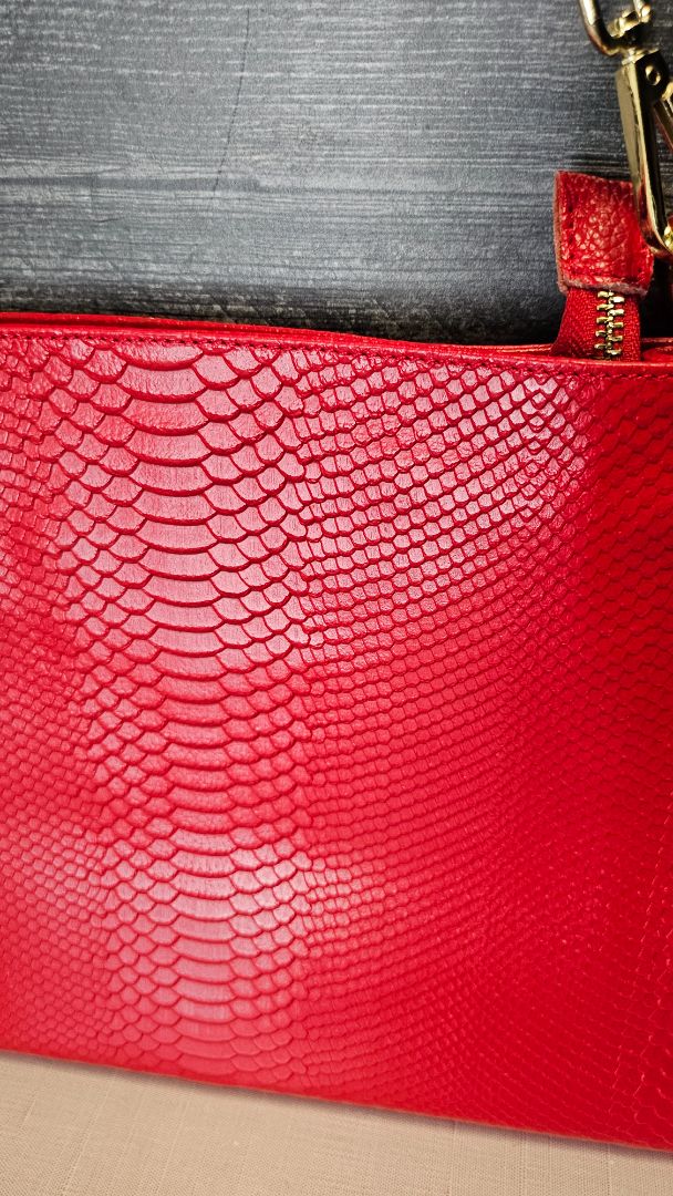 Strada Red Leather Shoulder Bag (35x26cm)