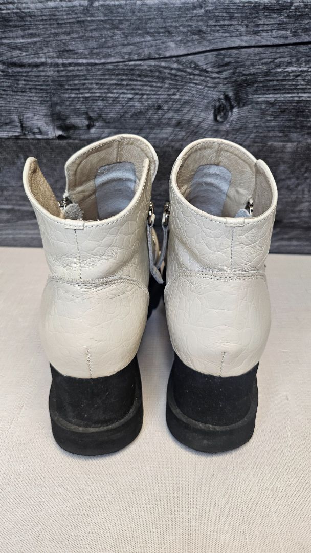 Minx Cream Voodoo Leather Boot (37)